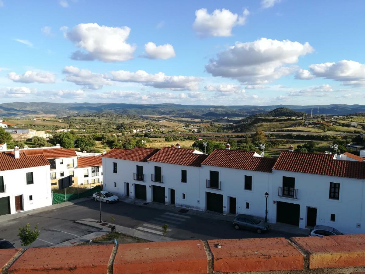 Buhardilla Rustica Mirando A Santa Catalina Lejlighed Jerez De Los Caballeros Eksteriør billede